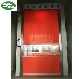 Túnel automático de la ducha de aire del cargo con el balanceo rojo del PVC encima de la puerta rápida del obturador
